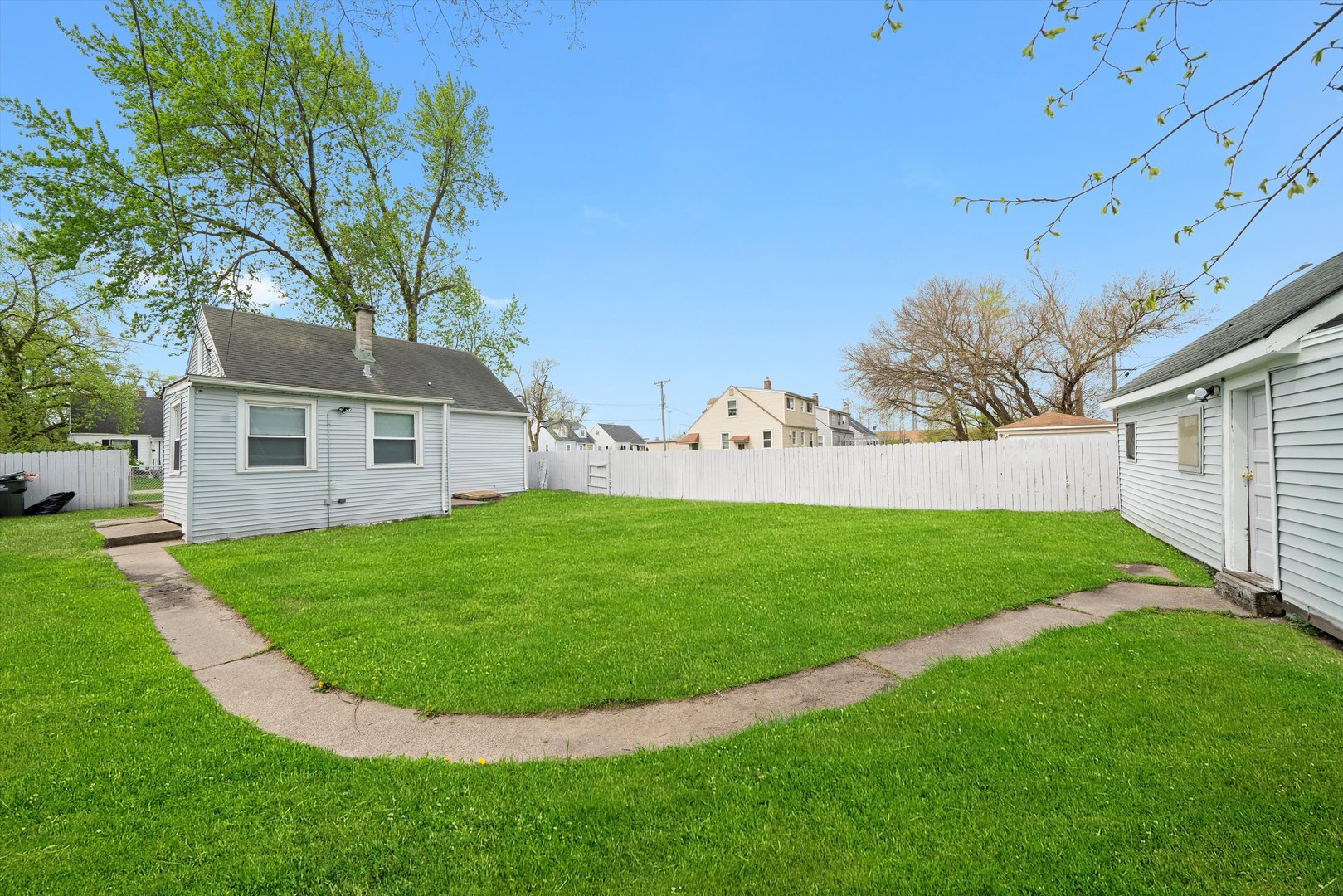 500 Engle Street Property Photo 26