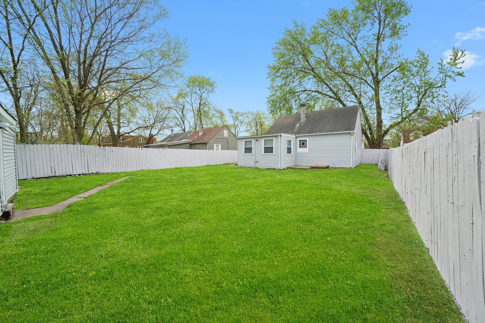 500 Engle Street Property Photo 27