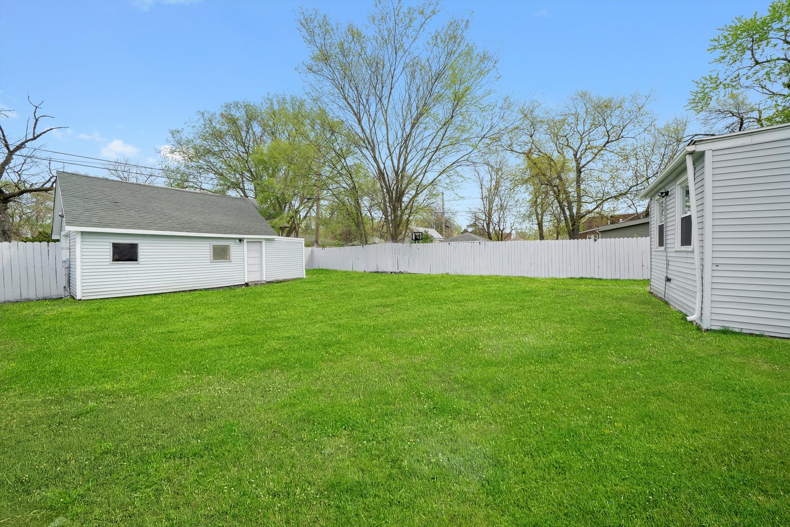 500 Engle Street Property Photo 28