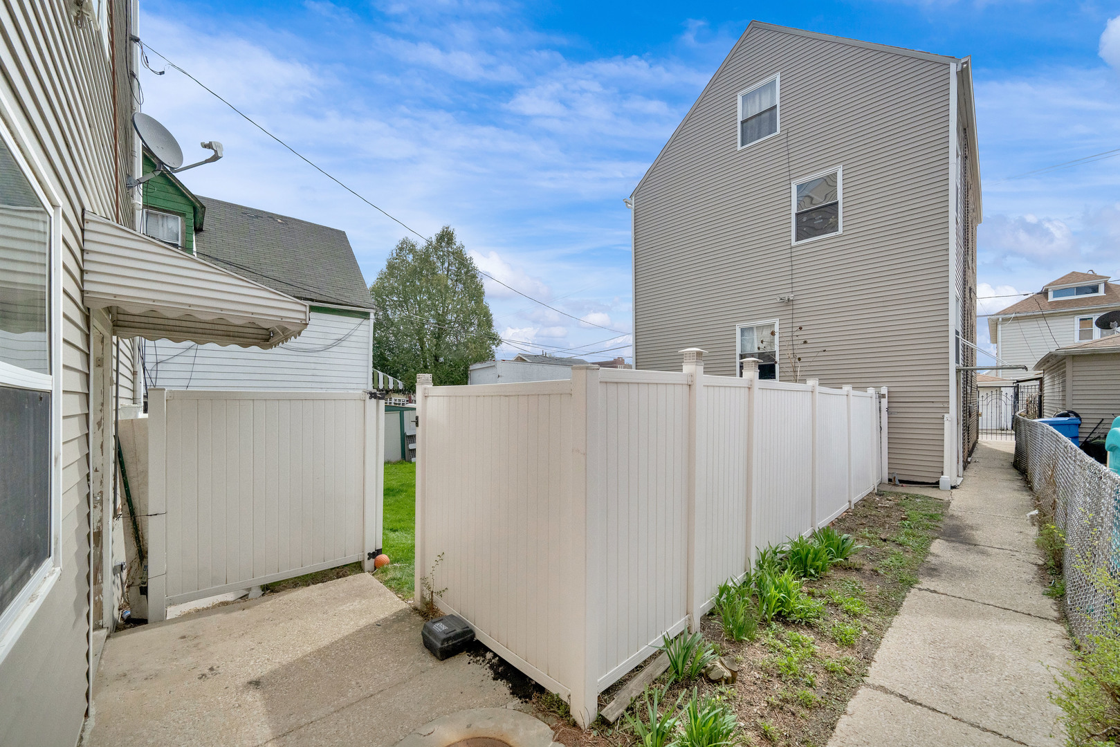2853 W 40th Street Property Photo 12
