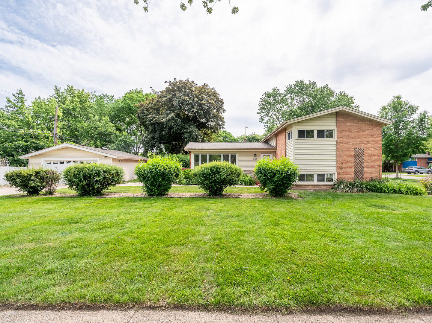 274 Pleasant Hill Boulevard Property Photo 1