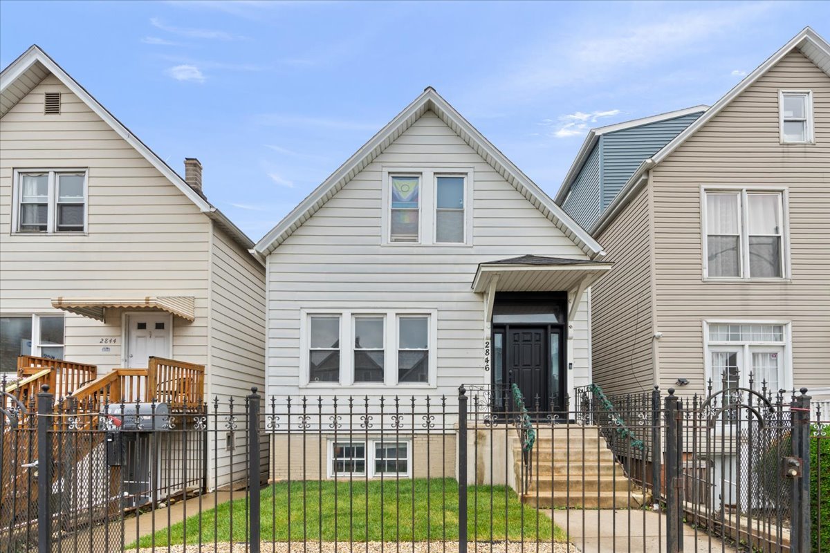 2846 N Elston Avenue Property Photo 1
