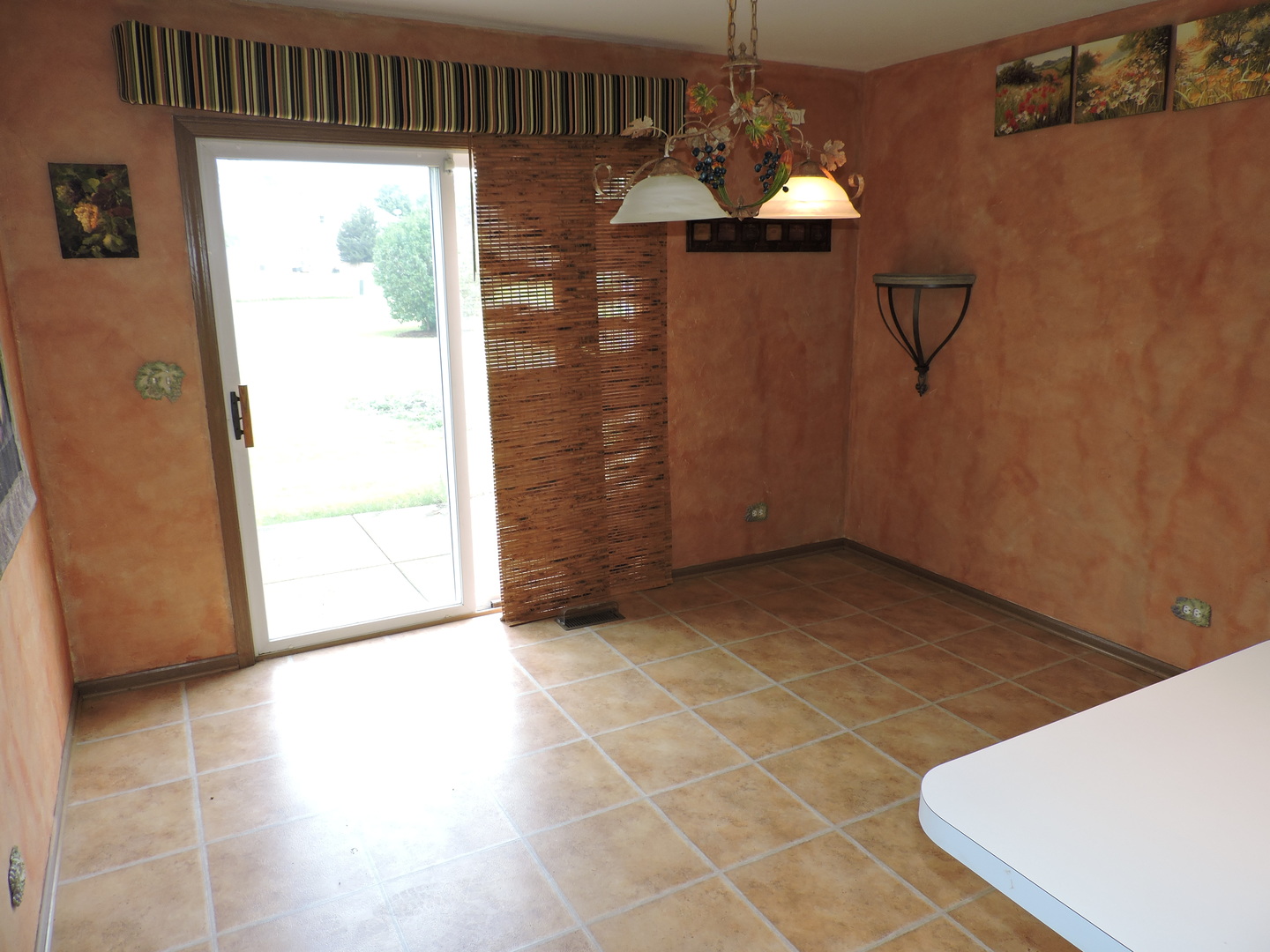 2480 Frost Drive Property Photo 7