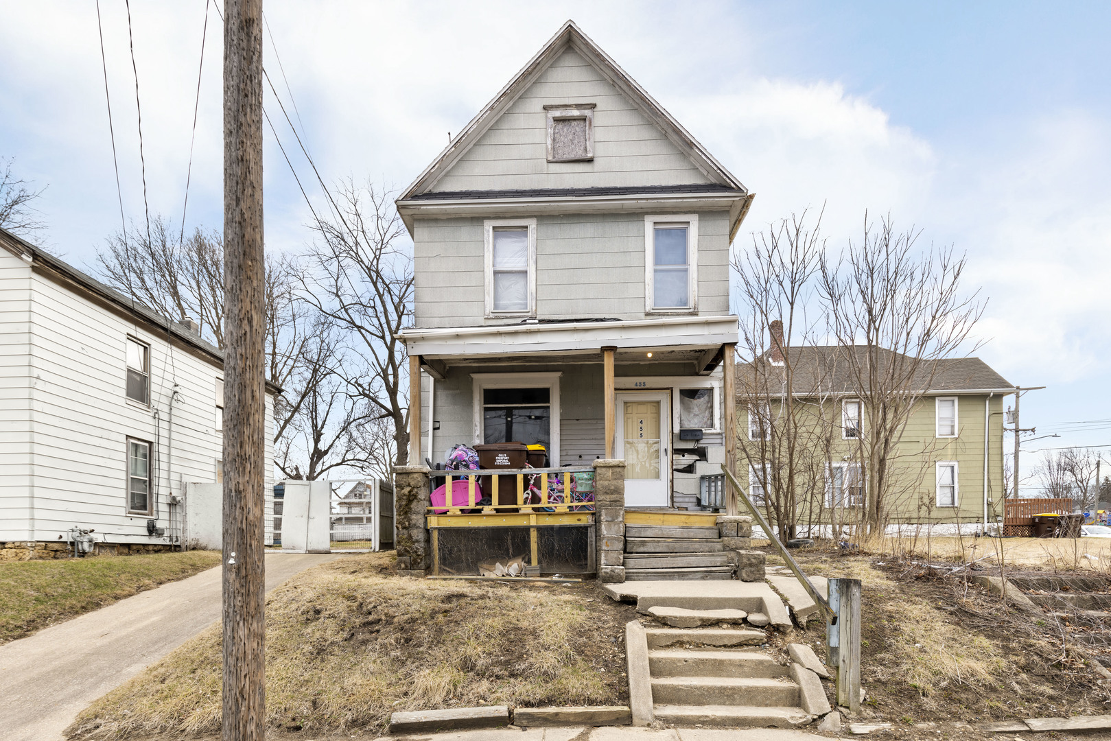 455 S State Avenue Property Photo 1