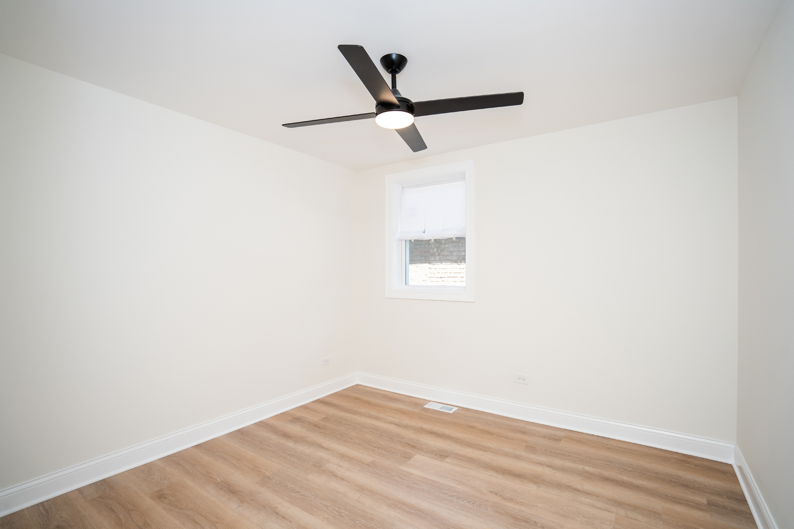 9044 S Throop Street Property Photo 12