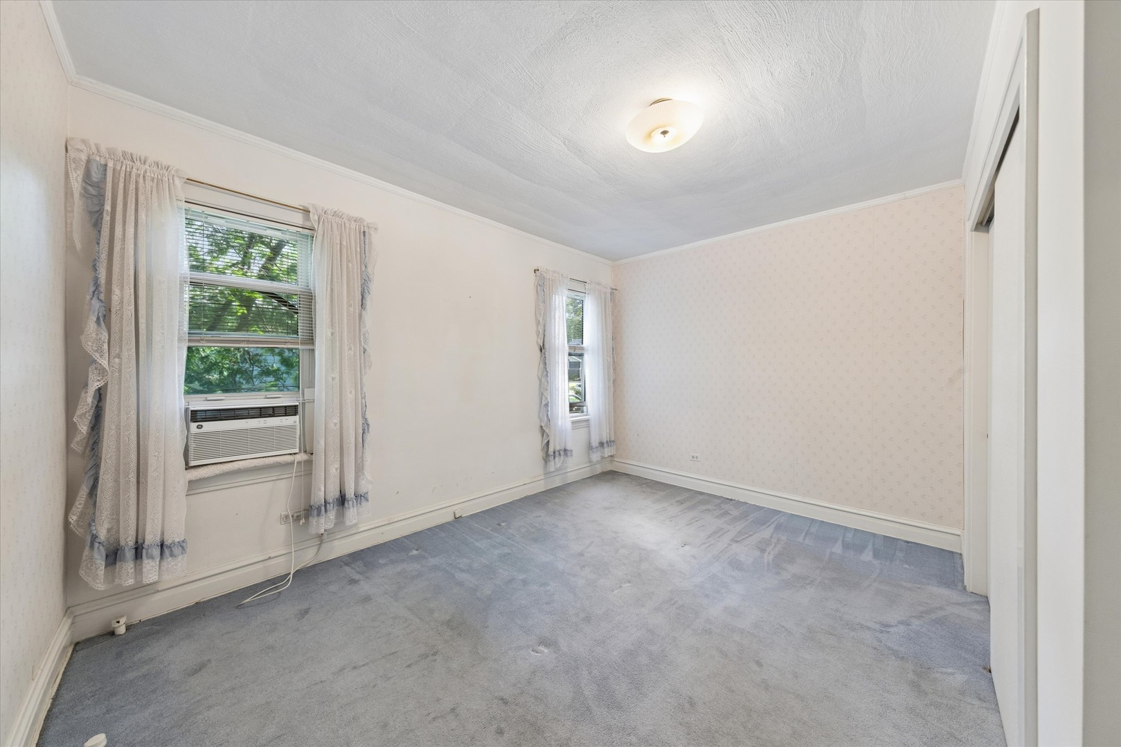 509 S Oakland Avenue Property Photo 16