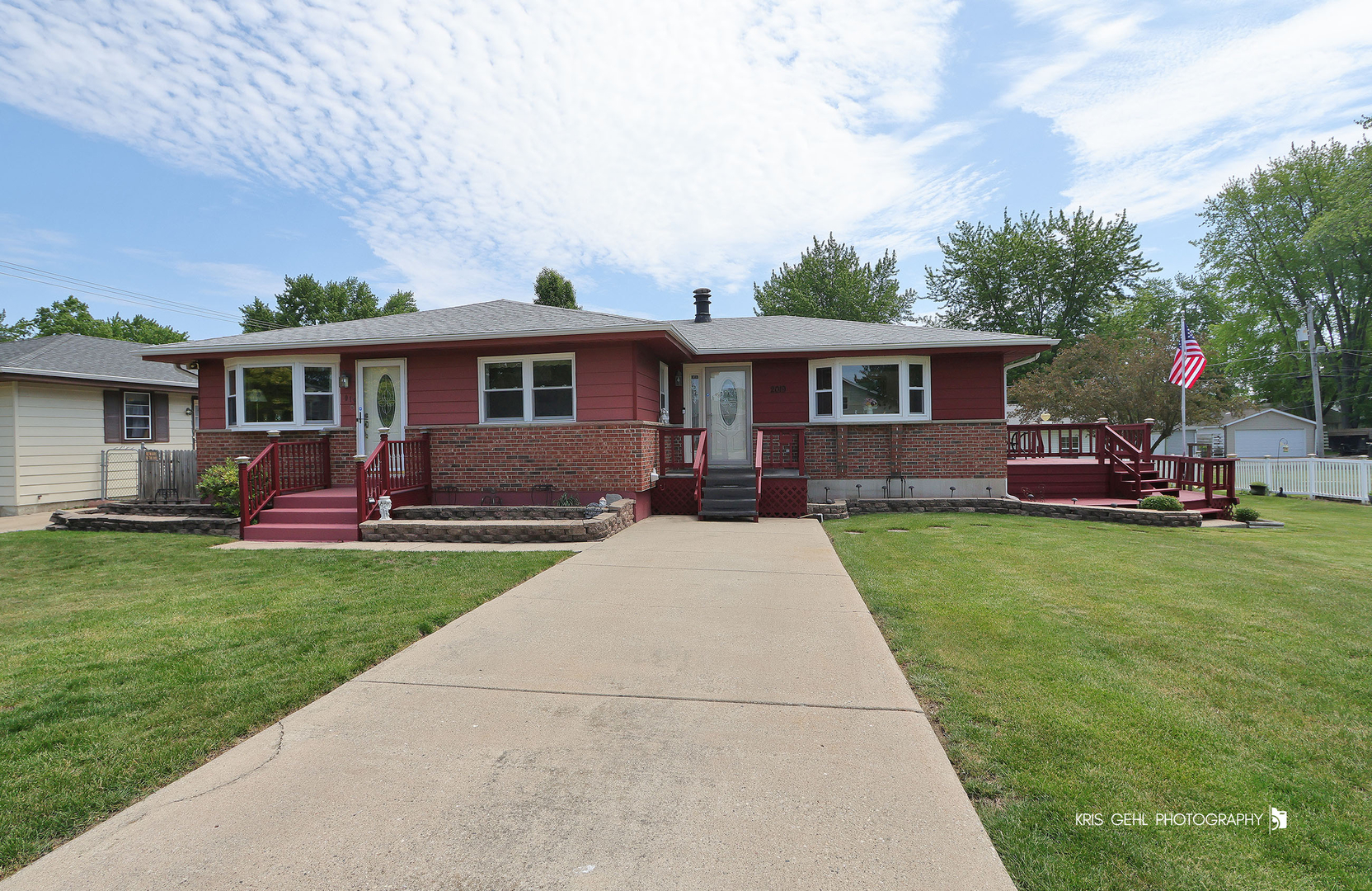 2019 Gilboa Avenue Property Photo 1