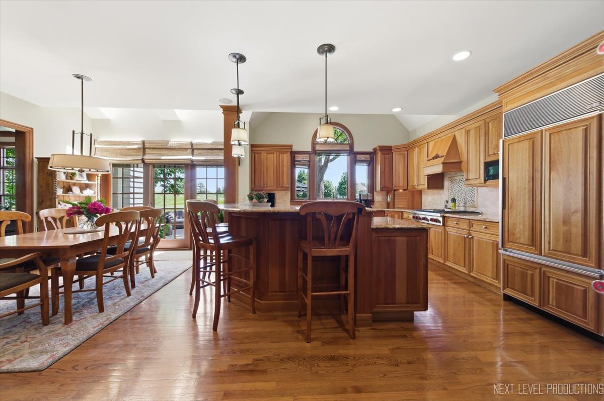 955 Harbor Town Court Property Photo 10