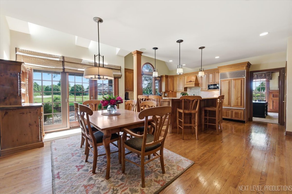 955 Harbor Town Court Property Photo 14