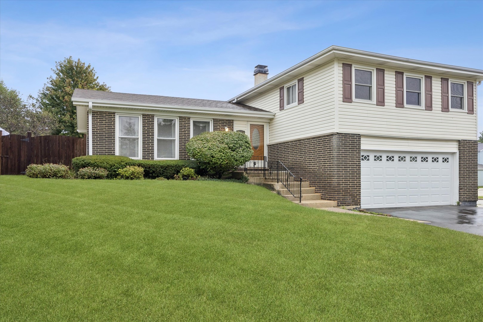 1423 Colony Court Property Photo 2