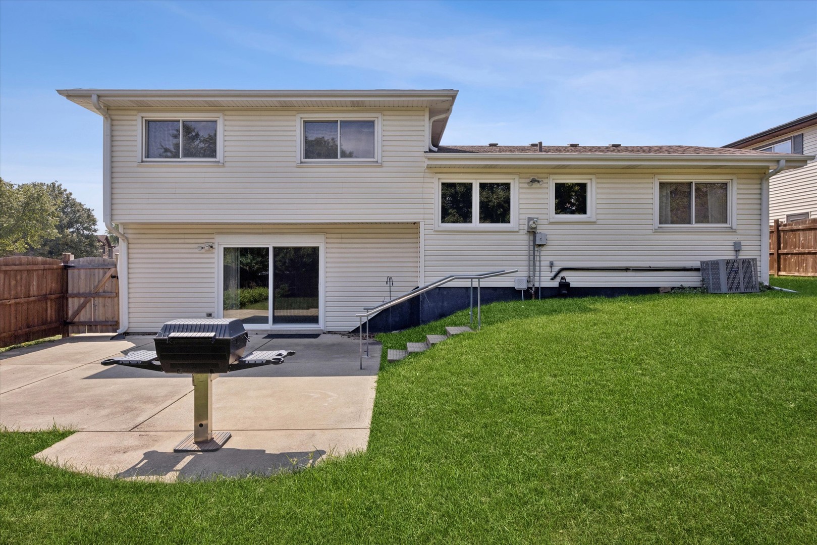 1423 Colony Court Property Photo 4