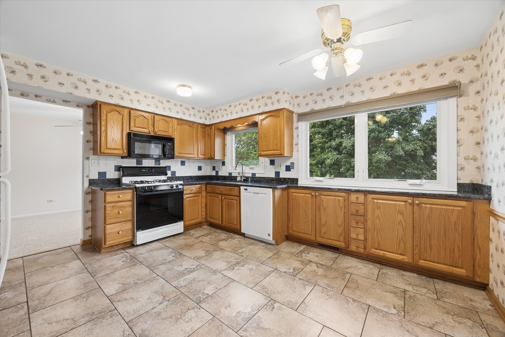 1423 Colony Court Property Photo 12