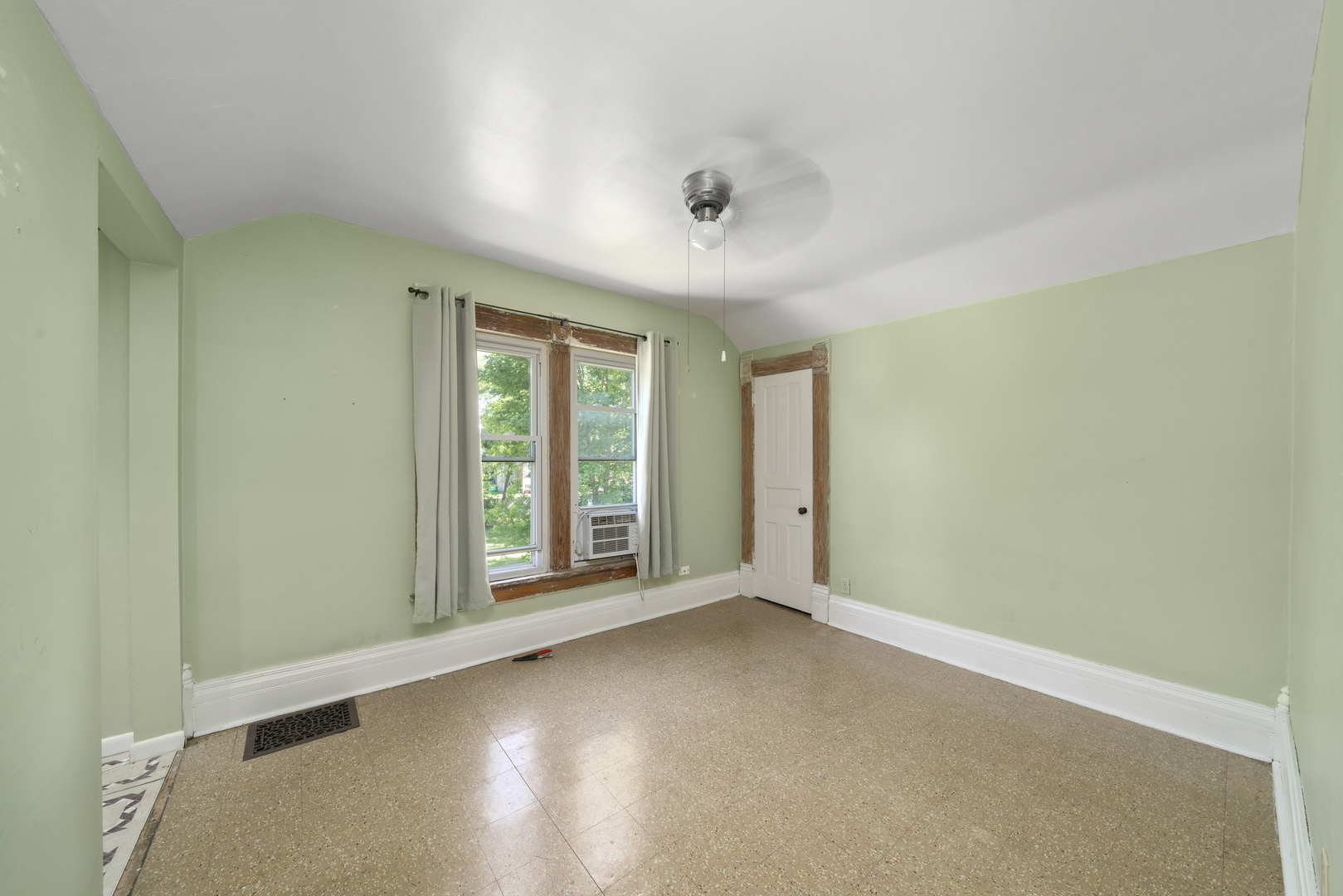 116 W Union Street Property Photo 15