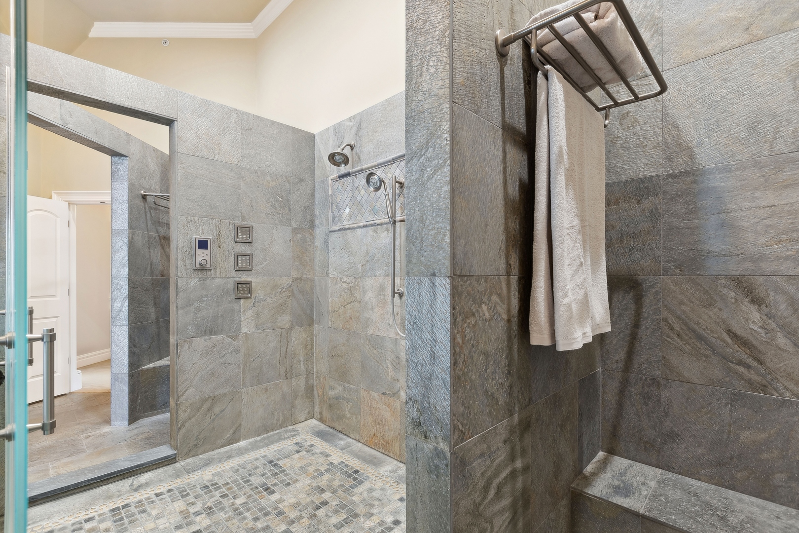 1051 Oakmont Court Property Photo 16