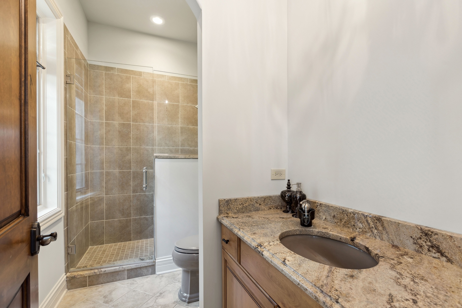 1051 Oakmont Court Property Photo 24