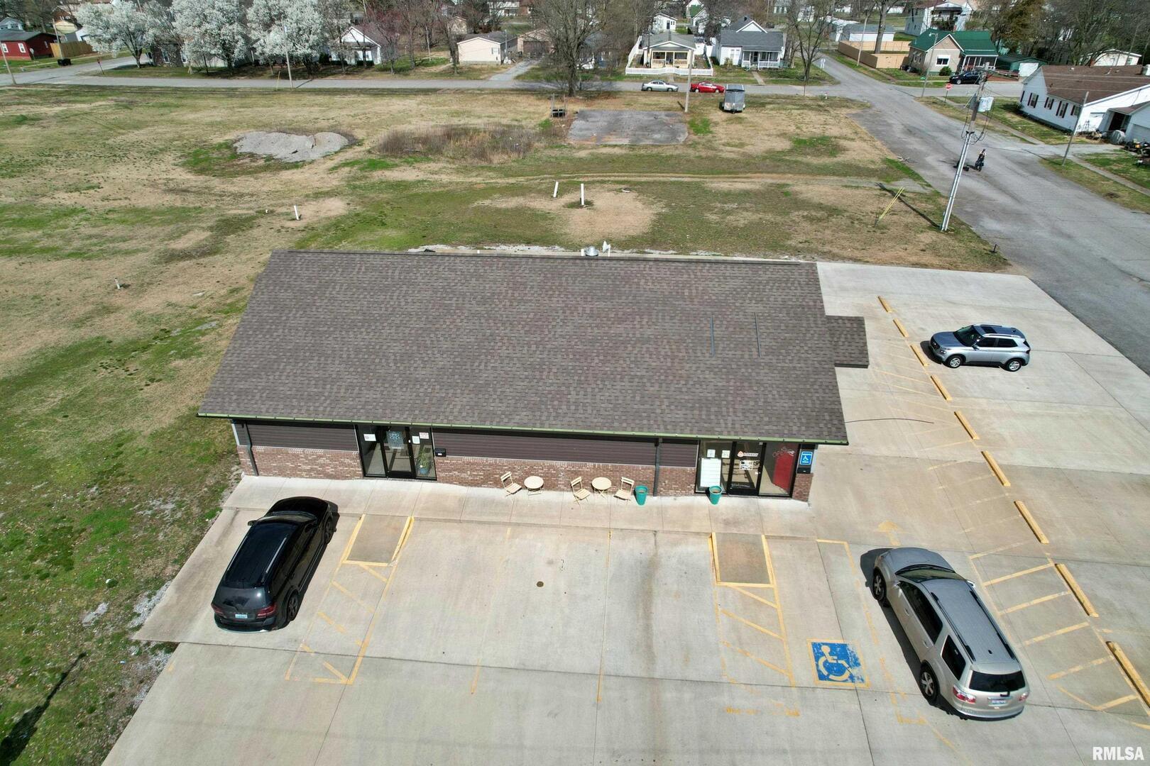 613 E 5th Street Property Photo 4