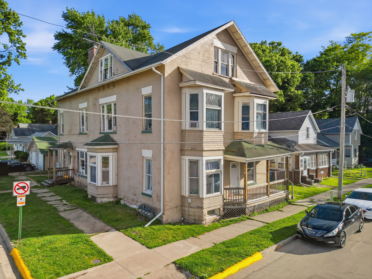 305 Monroe Avenue Property Photo 1