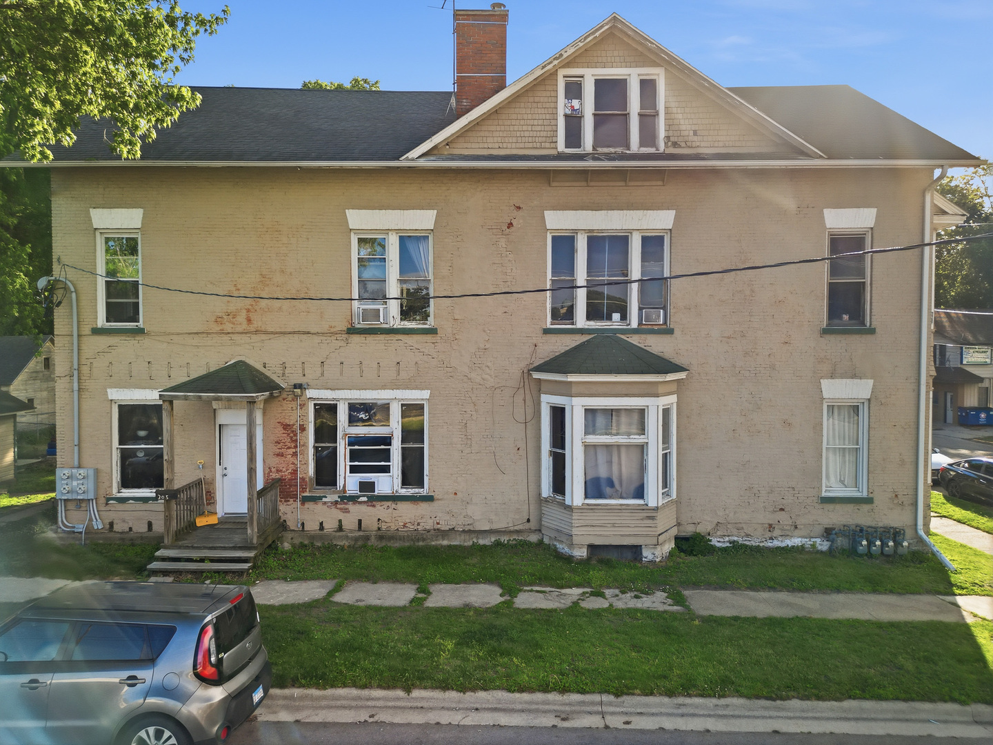 305 Monroe Avenue Property Photo 4