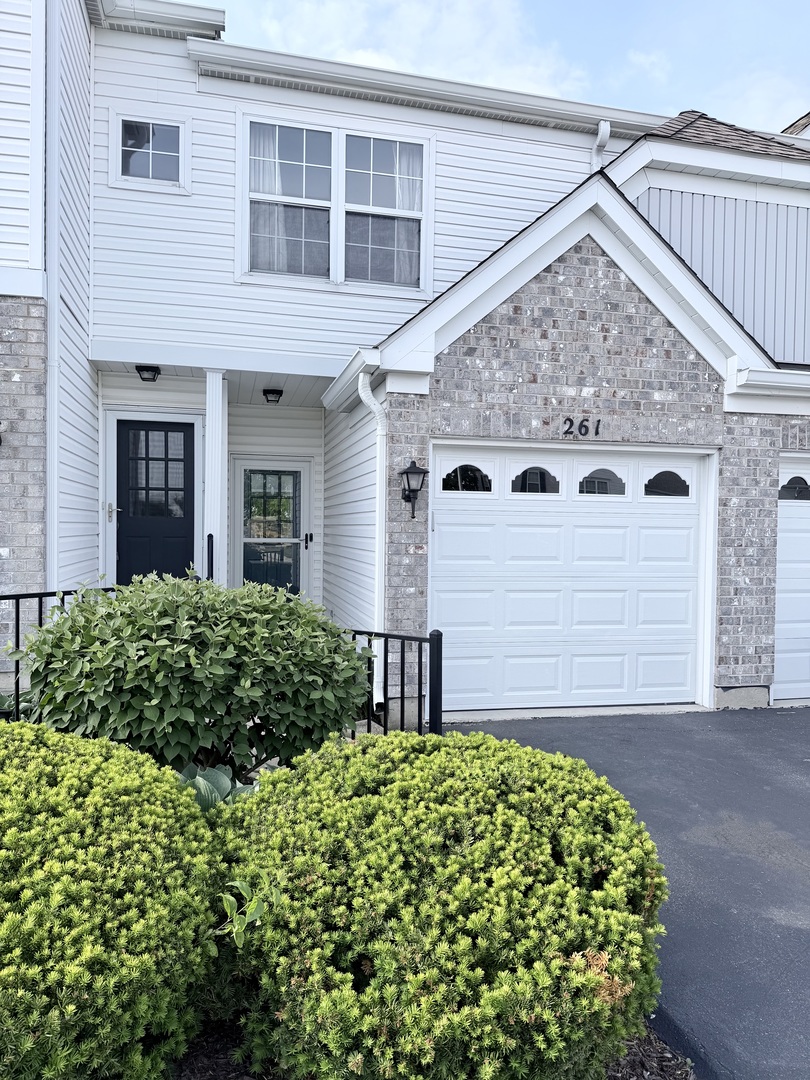 261 Arboretum Drive Property Photo 1