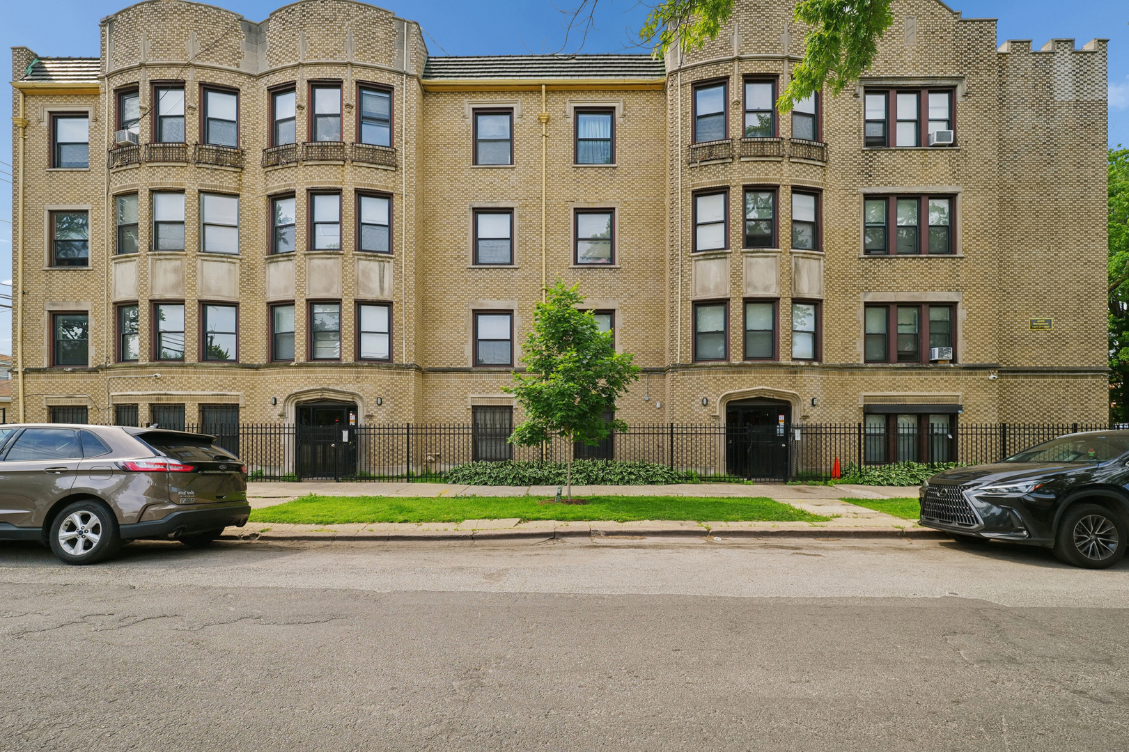 8503 S Drexel Avenue 1E Property Photo 1