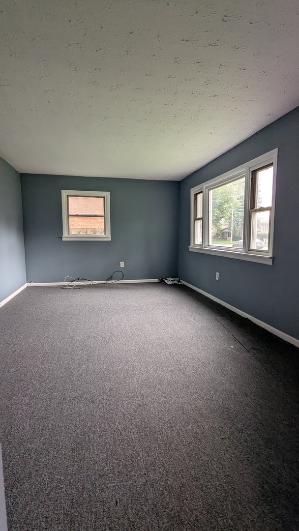 14136 S Hoxie Avenue Property Photo 6