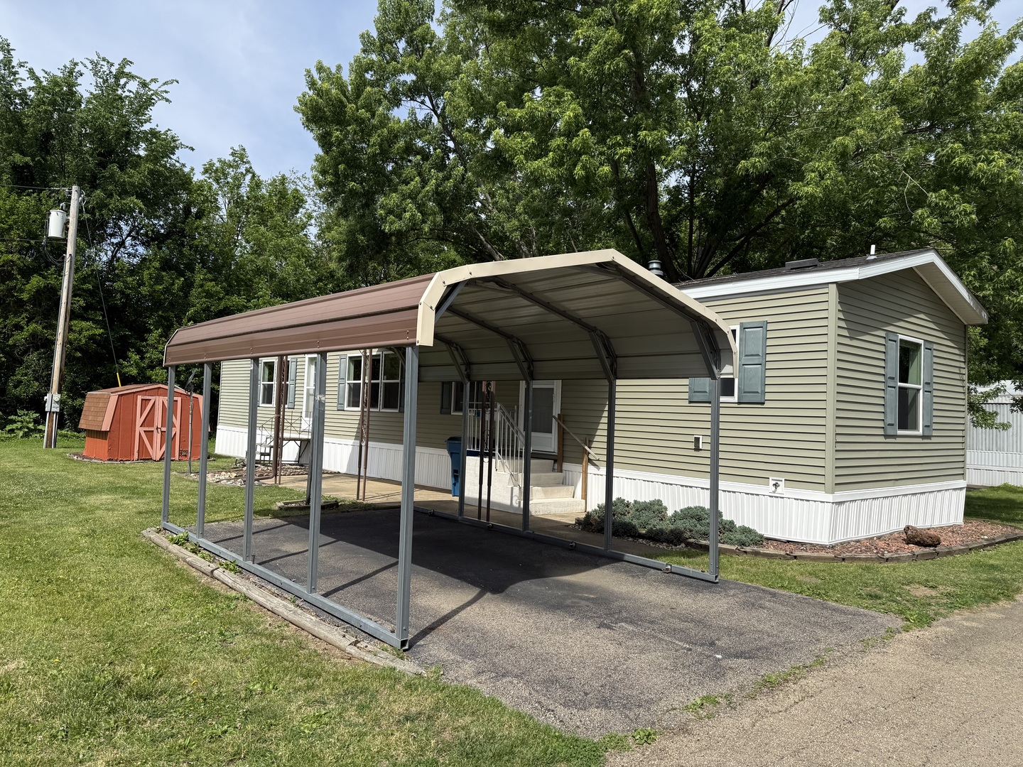 324 Cedarhaven Drive