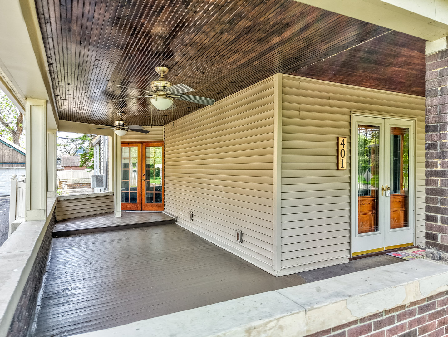 401 E Prospect Avenue Property Photo 4