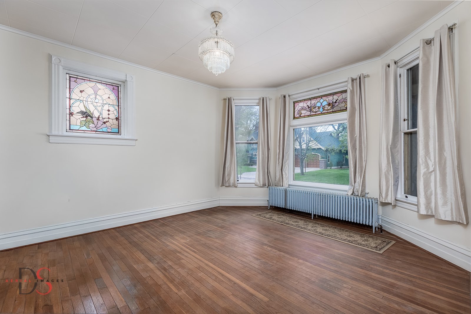 401 E Prospect Avenue Property Photo 10