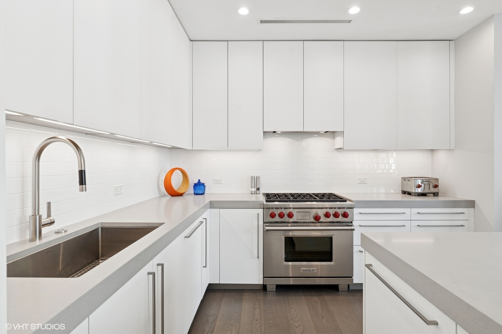 403 N Wabash Street 15b Property Photo 8