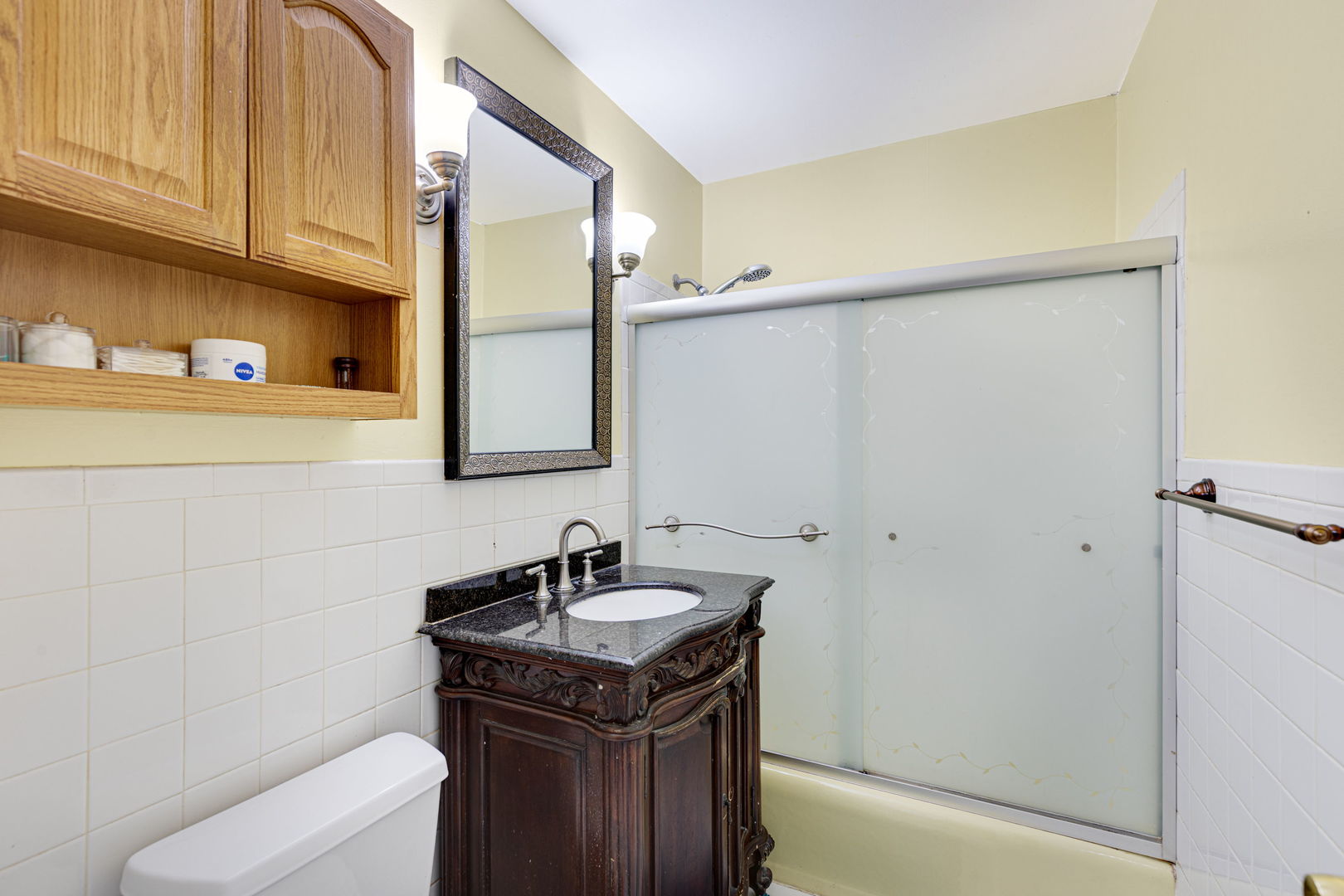 1727 W Estes Avenue C Property Photo 11