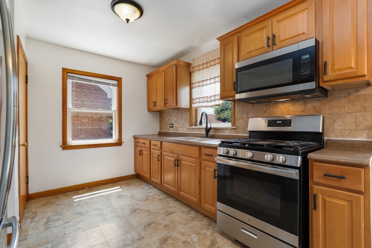 14620 S Short Street Property Photo 6