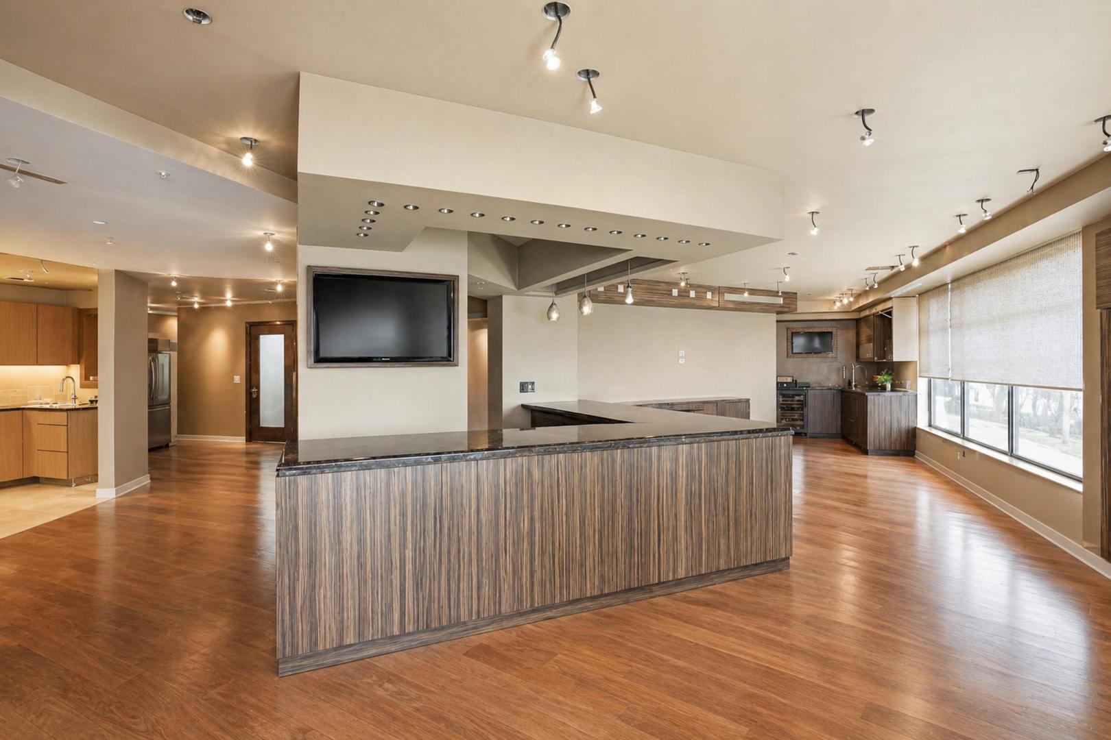 11324 Southwest Highway Property Photo 2