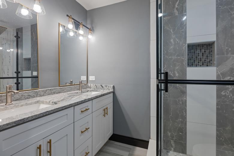 444 E 48th Street B2 Property Photo 11