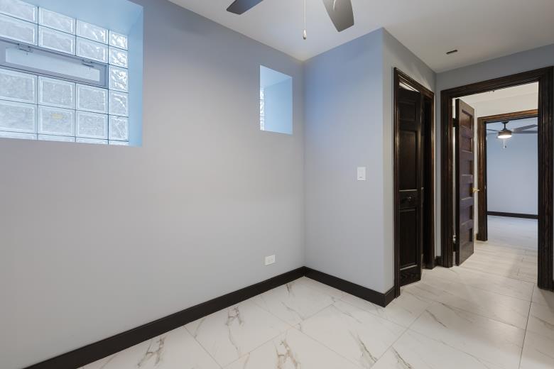 444 E 48th Street B2 Property Photo 14