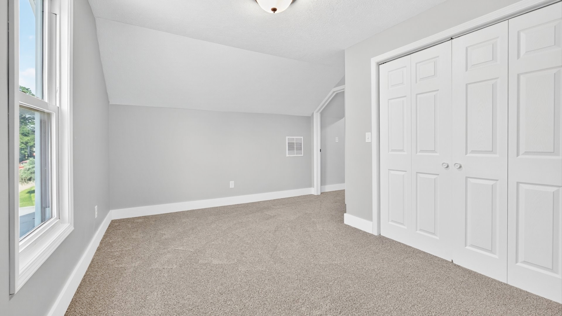 106 W North Street Property Photo 29