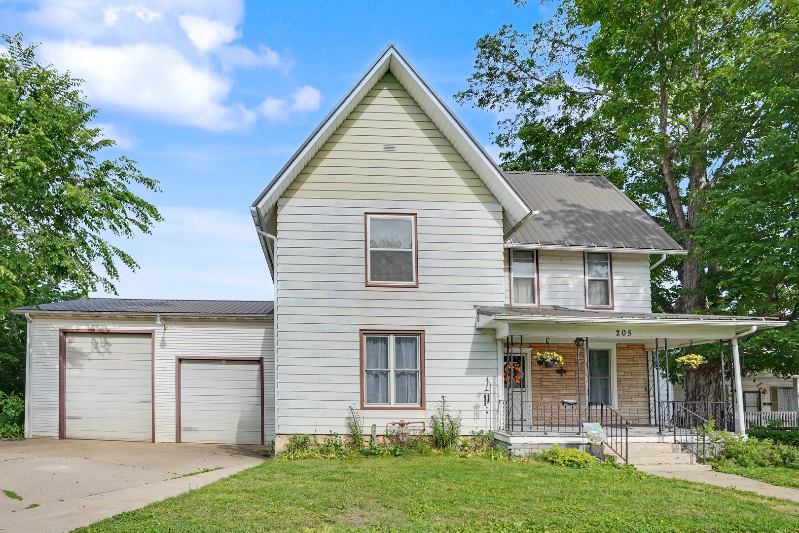 205 N Walnut Street Property Photo 2