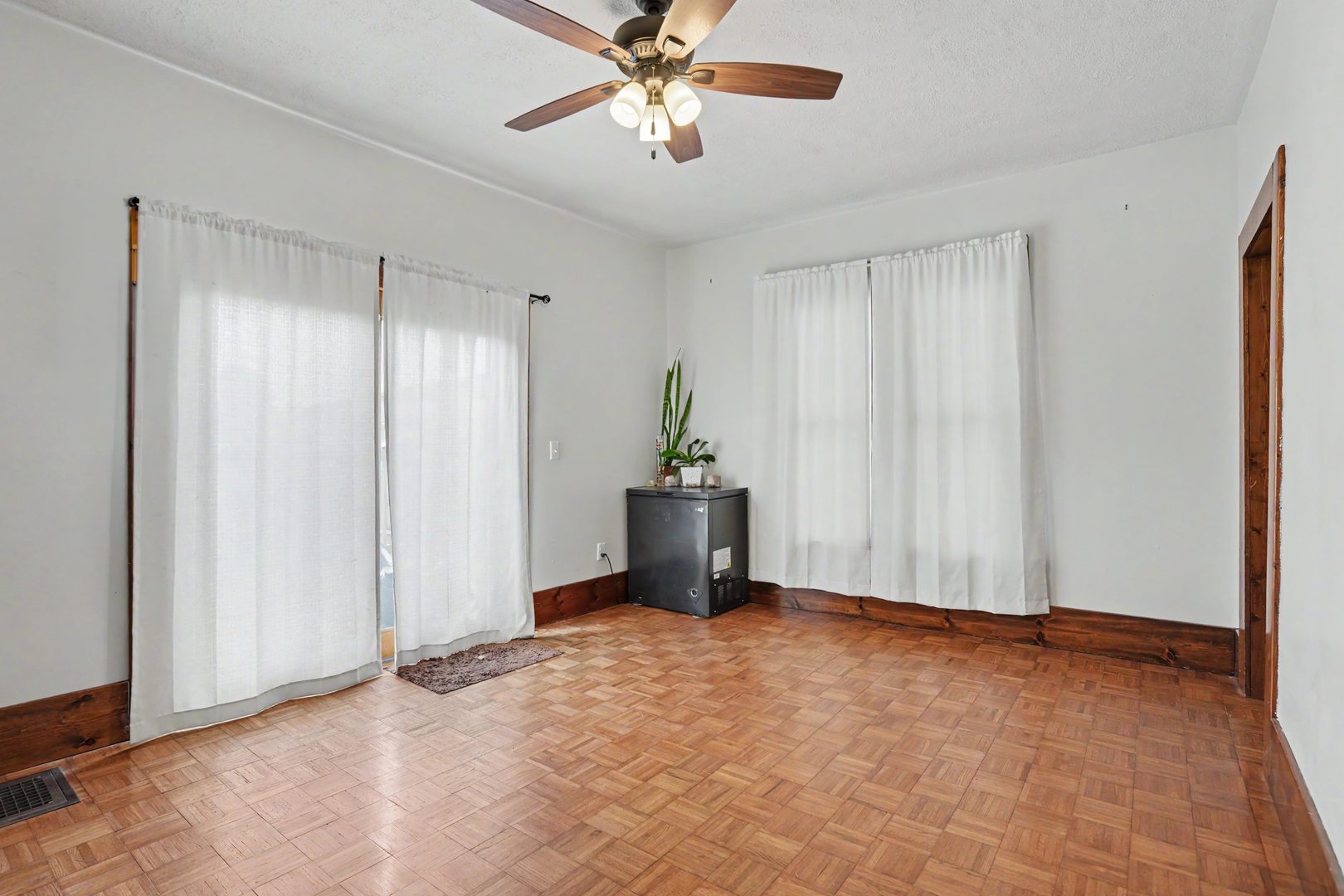 205 N Walnut Street Property Photo 10