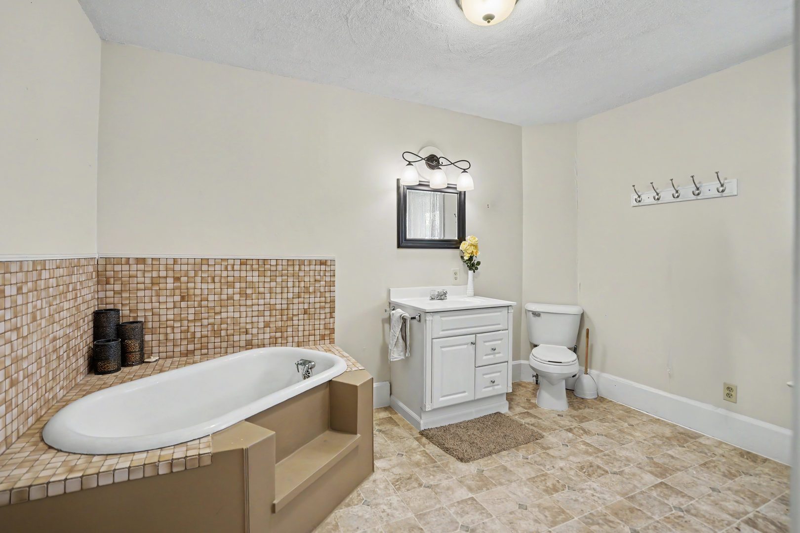 205 N Walnut Street Property Photo 19