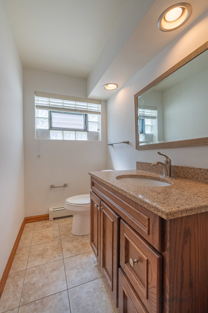 8465 W Berwyn Avenue 1 Property Photo 26