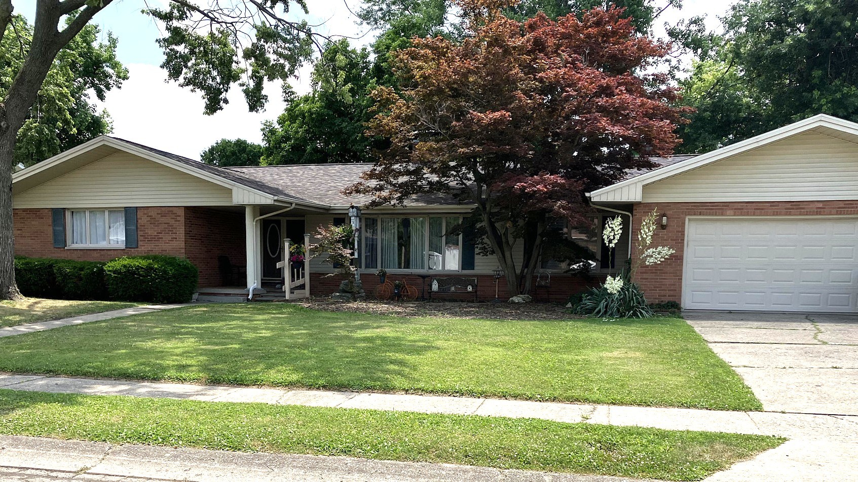 425 Crestmore Avenue Property Photo 1