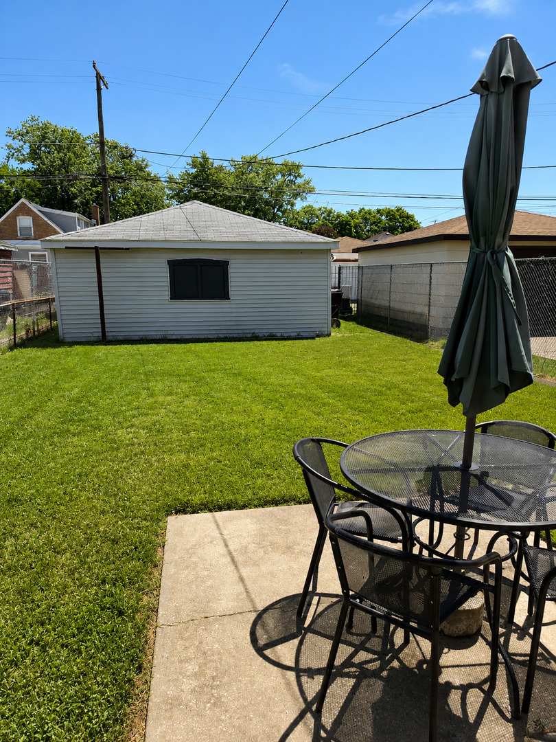 9823 S Drexel Avenue Property Photo 12