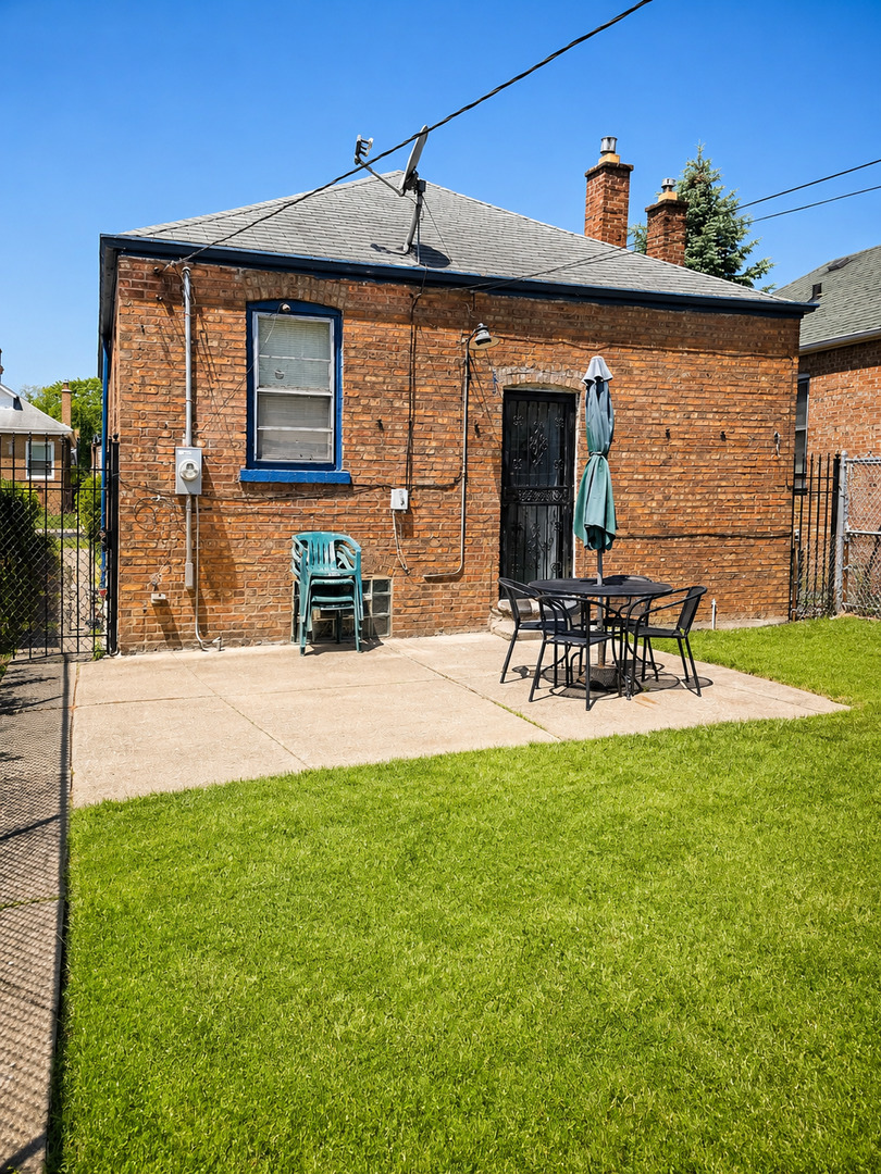 9823 S Drexel Avenue Property Photo 13