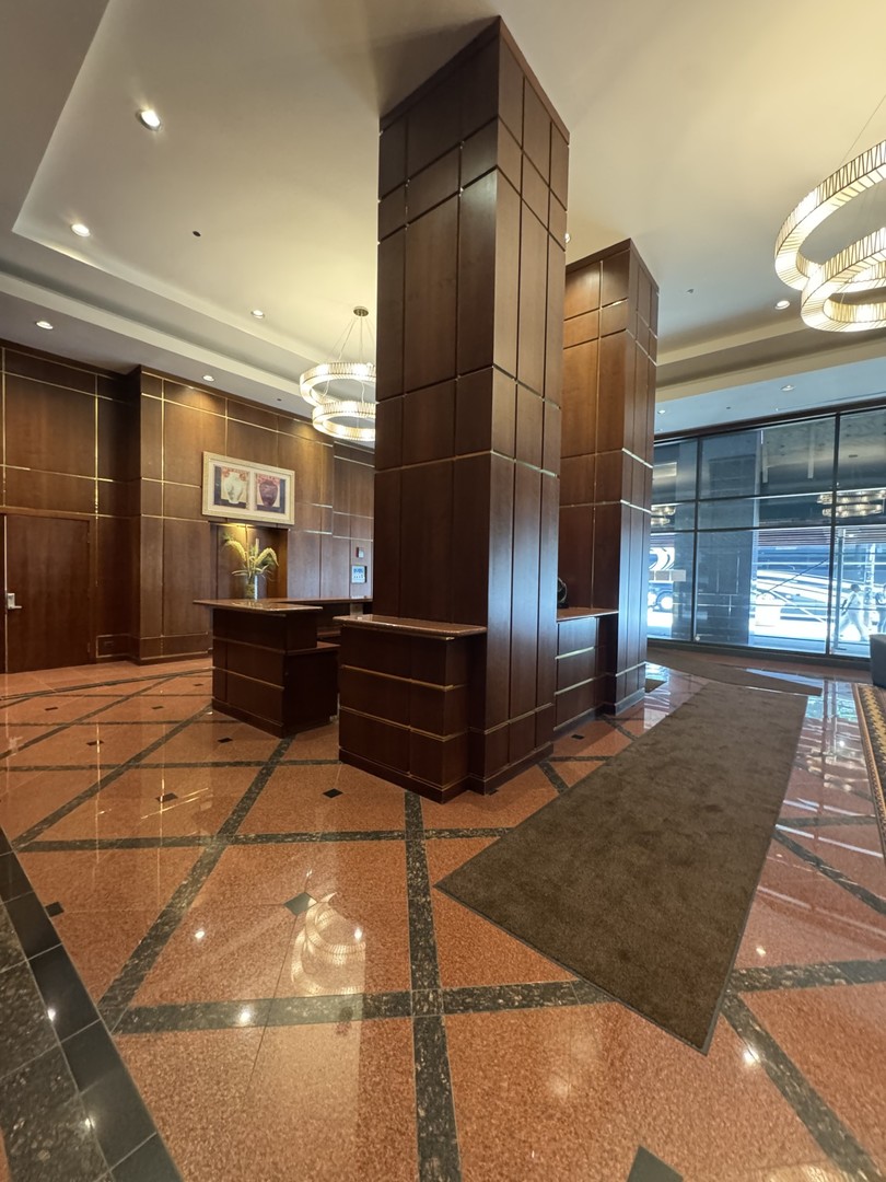 910 S Michigan Avenue 1615 Property Photo 2