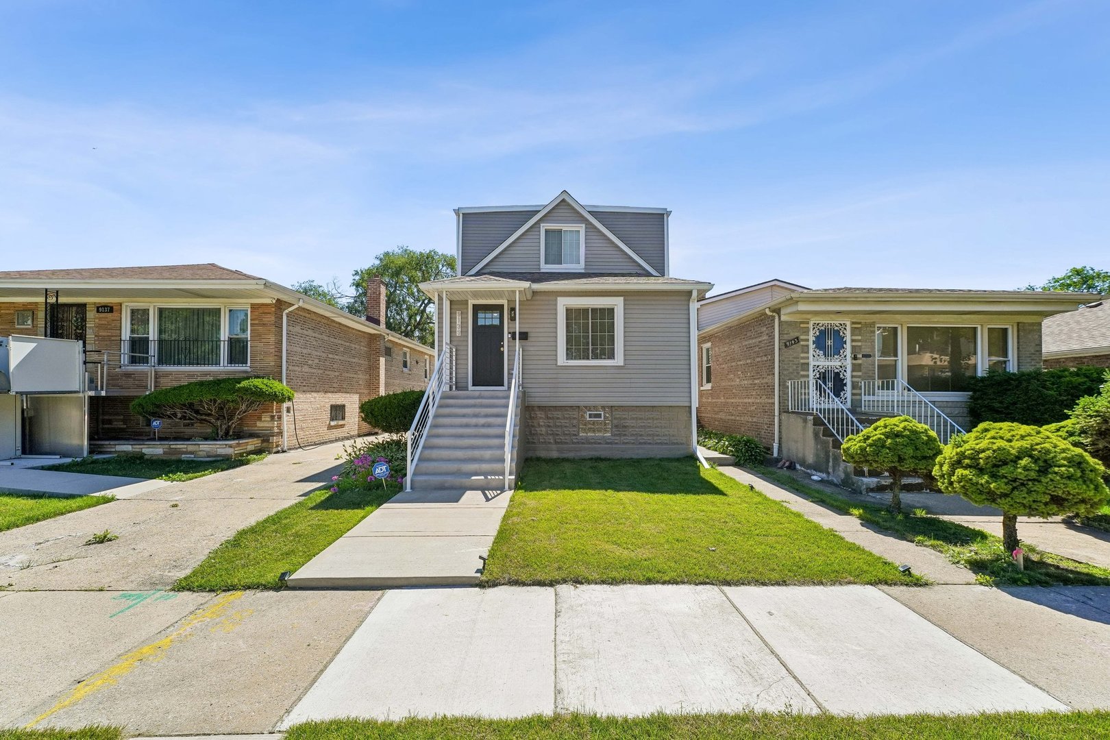 9139 S Oglesby Avenue Property Photo 1