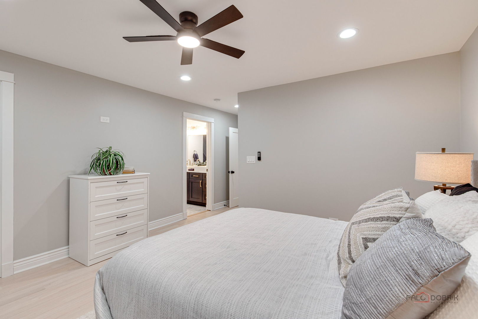 131 N Taylor Avenue Property Photo 16