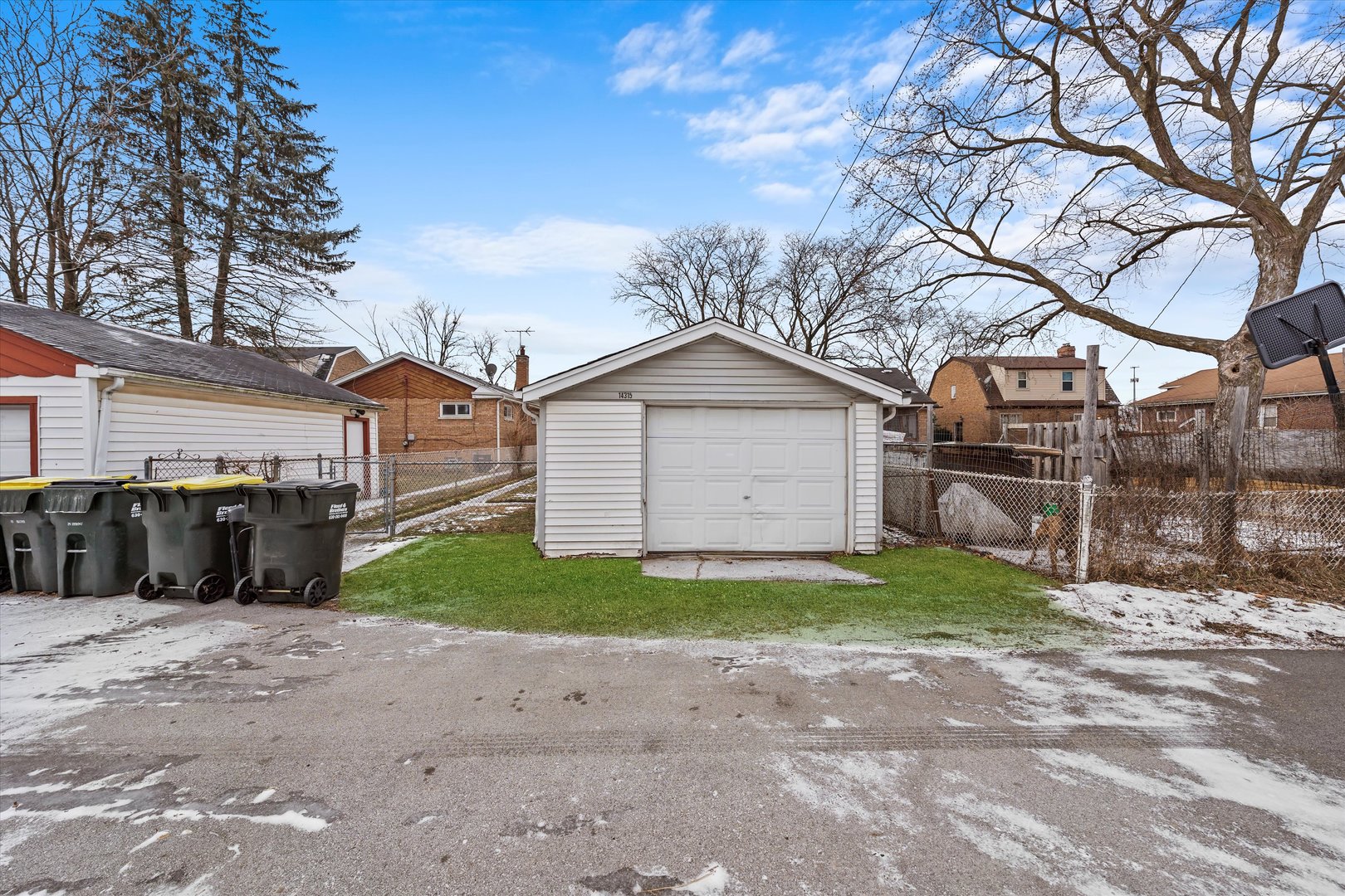 14315 S Lowe Avenue Property Photo 5