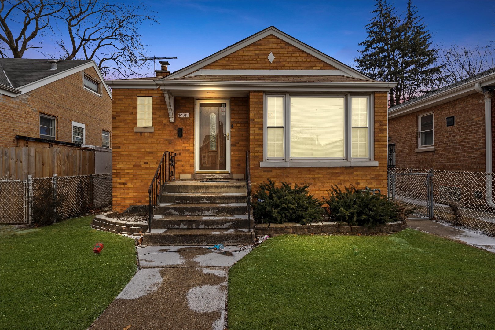 14315 S Lowe Avenue Property Photo 9