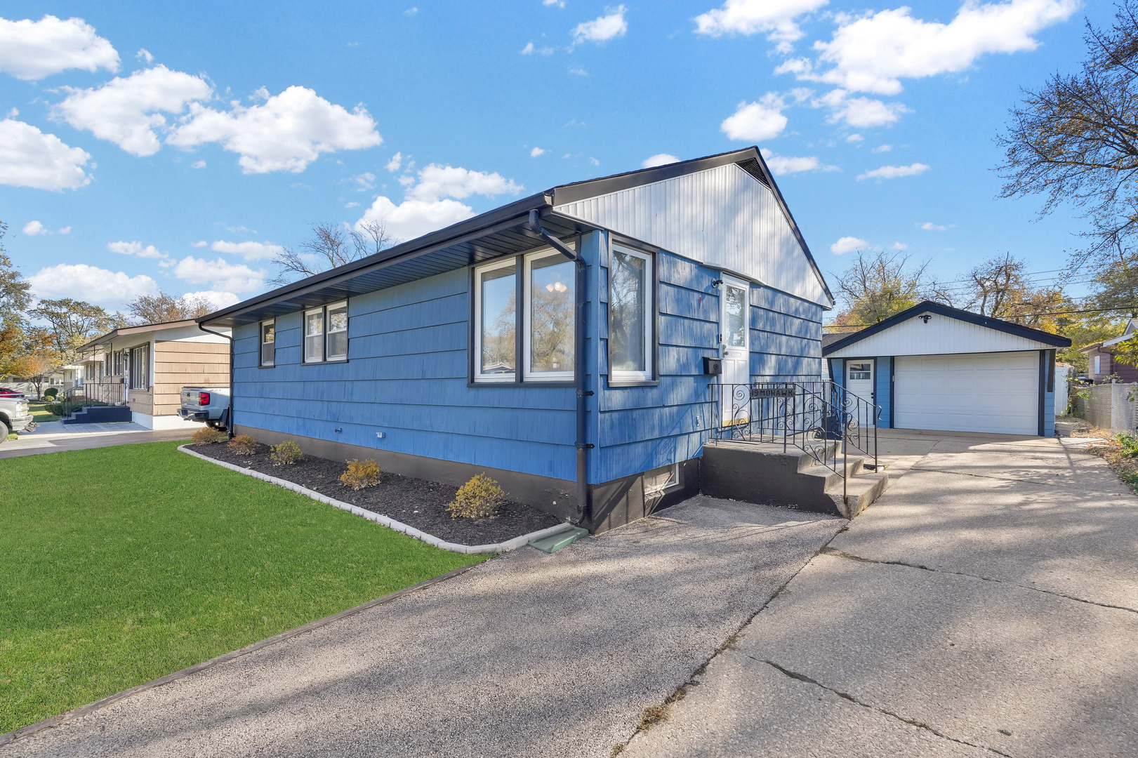 19 Mohawk Drive Property Photo 1