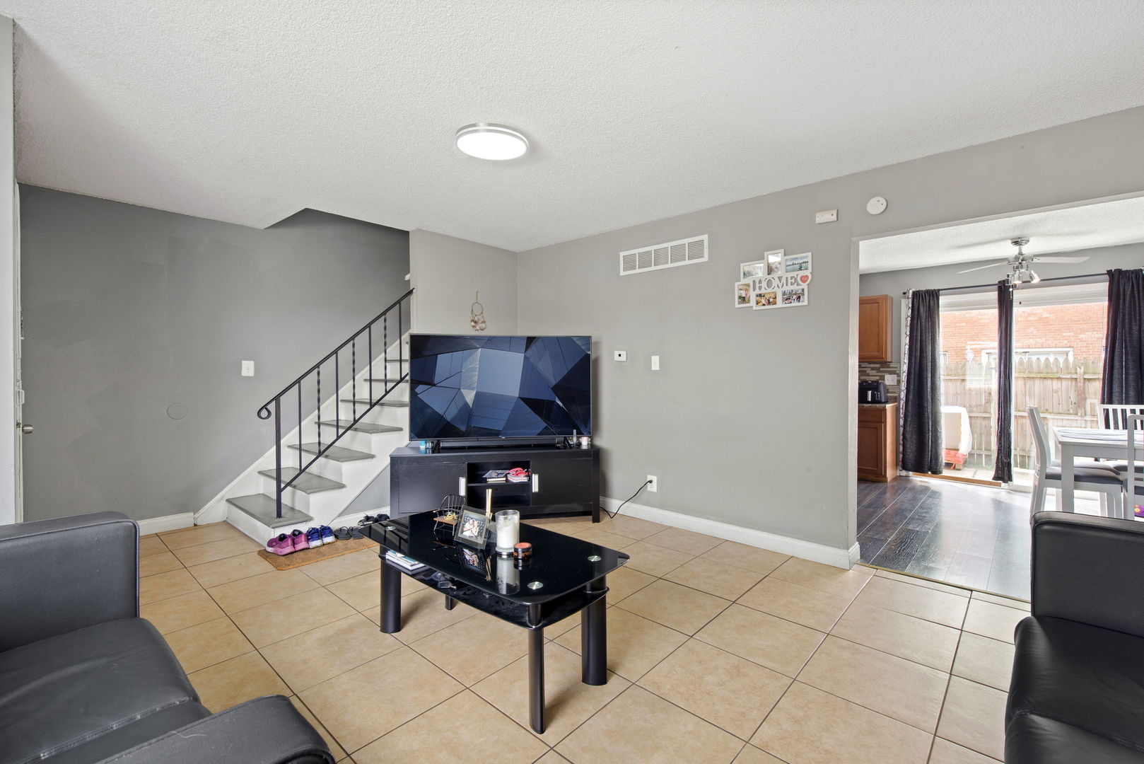 1315 Monomoy Street C Property Photo 4
