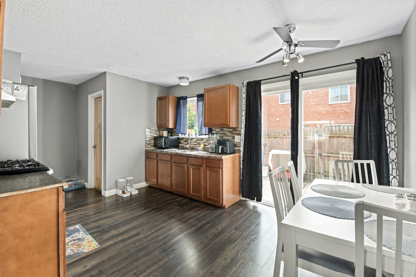1315 Monomoy Street C Property Photo 6